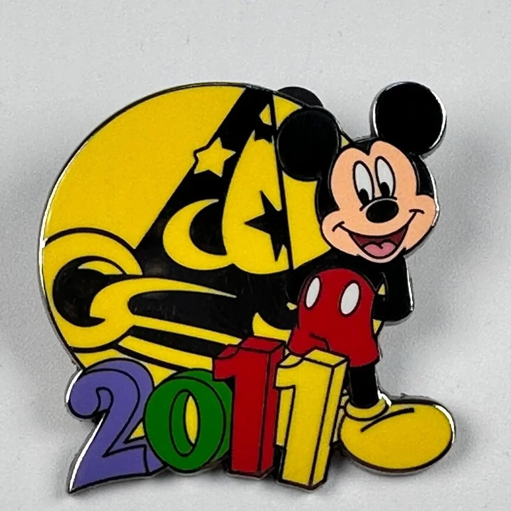Mickey Mouse Sorcerer‎ Disney Pin 2011 Colorful Enamel Metal Pin Trading WDW